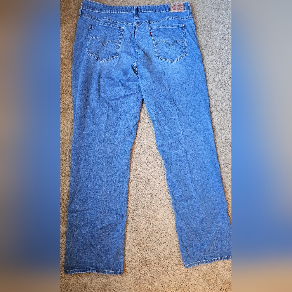 Women's Levi's 314 Shaping Straight Jeans - Picture 4 of 5